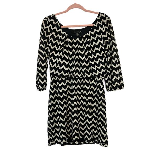 City Triangles Dresses & Skirts - City Triangles Black White Chevron 3/4 Sleeves Loose Mini Dress Size XL Juniors